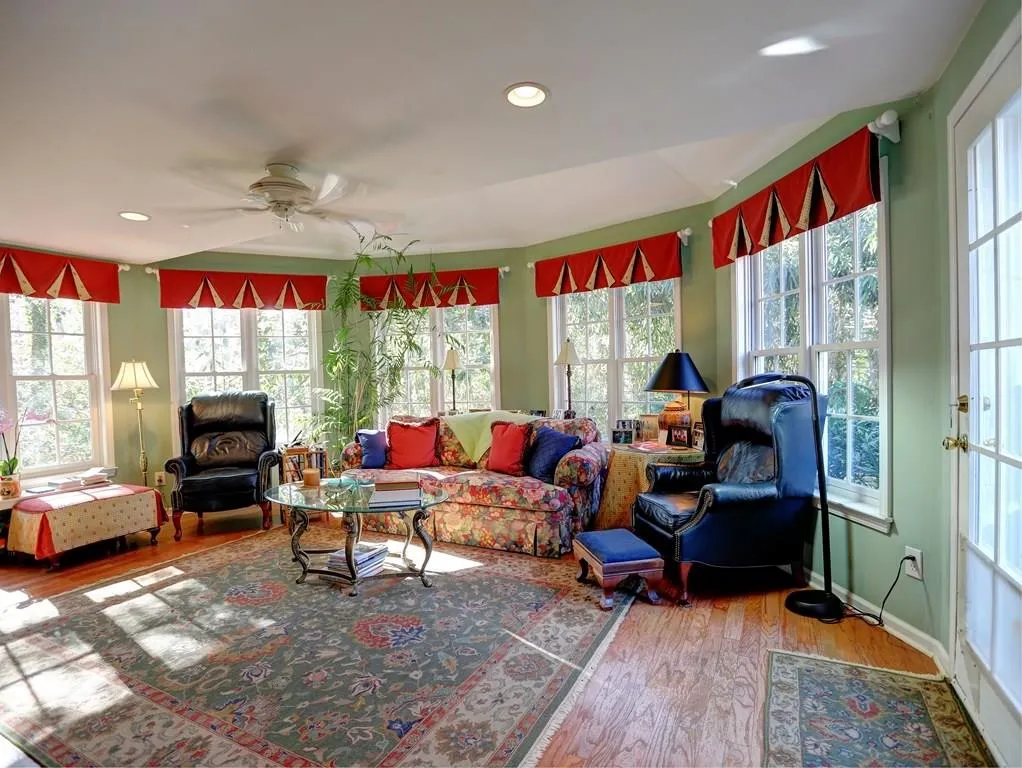280 Dartmoor Circle, Sandy Springs, Georgia 30328, 5 Bedrooms Bedrooms, ,2 BathroomsBathrooms,Residential,Sold,280 Dartmoor Circle,5955185