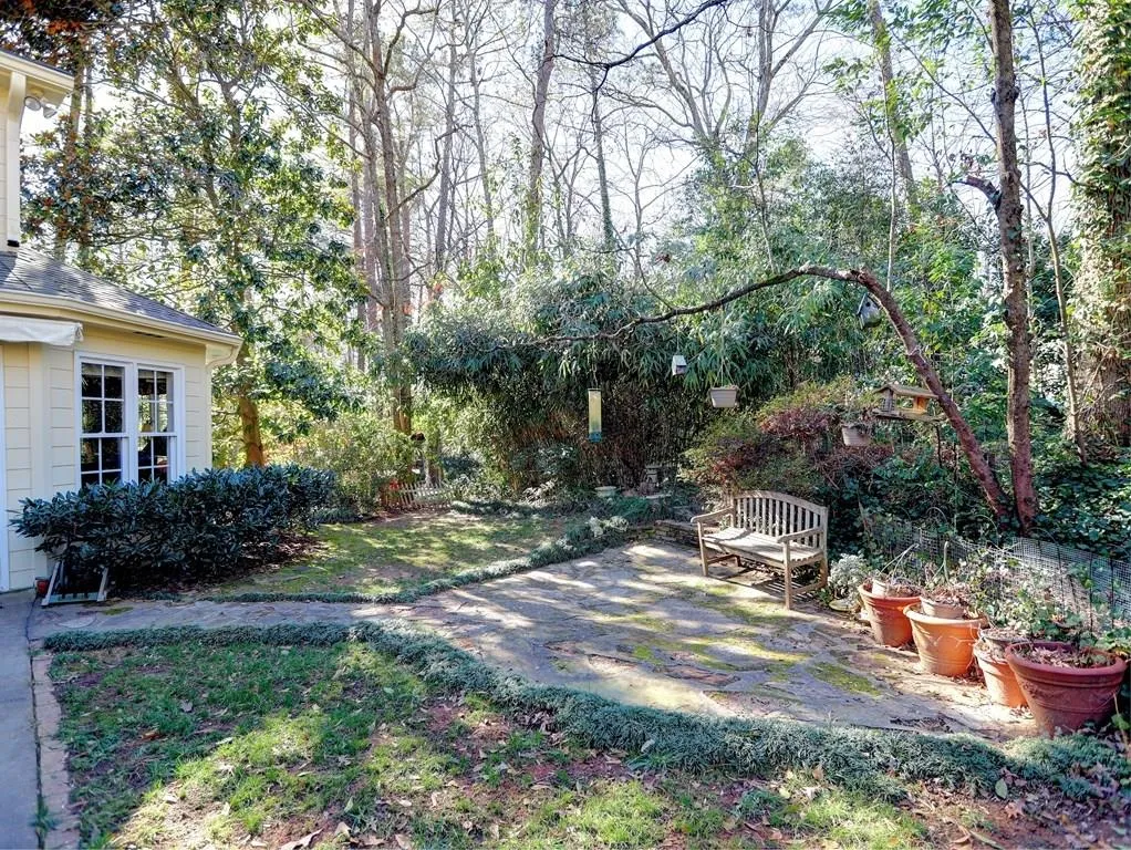 280 Dartmoor Circle, Sandy Springs, Georgia 30328, 5 Bedrooms Bedrooms, ,2 BathroomsBathrooms,Residential,Sold,280 Dartmoor Circle,5955185