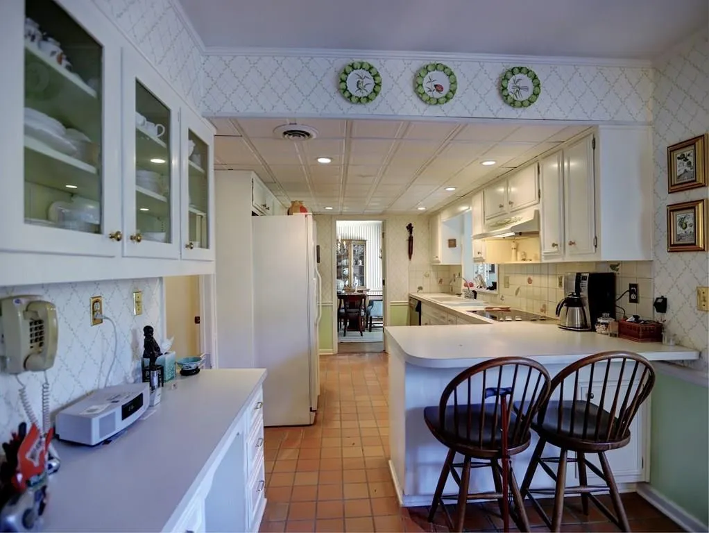 280 Dartmoor Circle, Sandy Springs, Georgia 30328, 5 Bedrooms Bedrooms, ,2 BathroomsBathrooms,Residential,Sold,280 Dartmoor Circle,5955185
