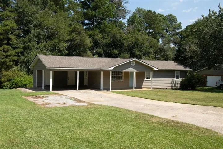 20 Woodland Drive, Carrollton, Georgia 30117