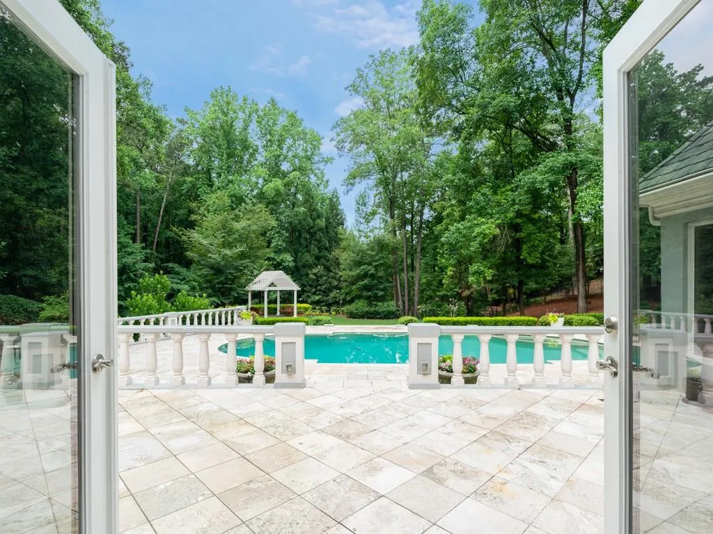 5040 Northside Drive, Atlanta, Georgia 30327, 7 Bedrooms Bedrooms, ,7 BathroomsBathrooms,Residential,Sold,5040 Northside Drive,7065608