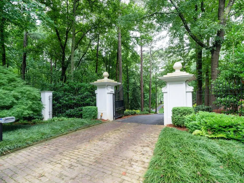 5040 Northside Drive, Atlanta, Georgia 30327, 7 Bedrooms Bedrooms, ,7 BathroomsBathrooms,Residential,Sold,5040 Northside Drive,7065608