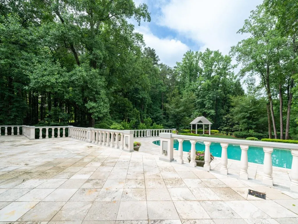 5040 Northside Drive, Atlanta, Georgia 30327, 7 Bedrooms Bedrooms, ,7 BathroomsBathrooms,Residential,Sold,5040 Northside Drive,7065608
