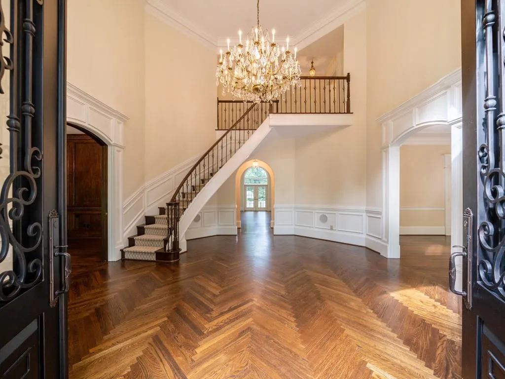 5040 Northside Drive, Atlanta, Georgia 30327, 7 Bedrooms Bedrooms, ,7 BathroomsBathrooms,Residential,Sold,5040 Northside Drive,7065608