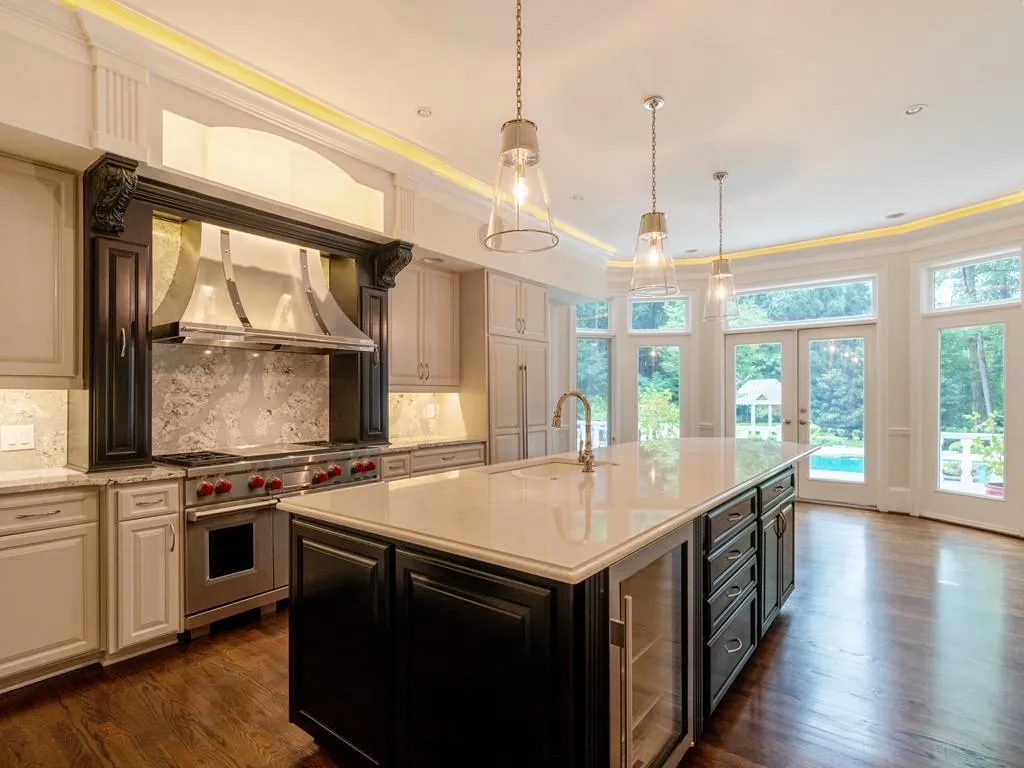 5040 Northside Drive, Atlanta, Georgia 30327, 7 Bedrooms Bedrooms, ,7 BathroomsBathrooms,Residential,Sold,5040 Northside Drive,7065608