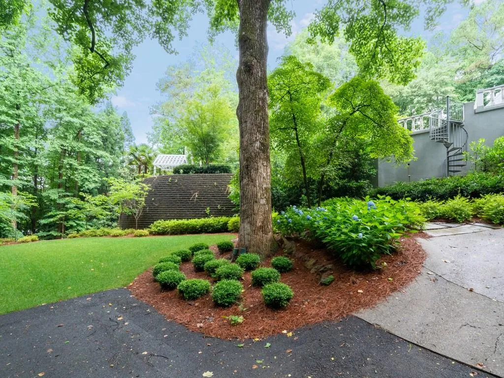 5040 Northside Drive, Atlanta, Georgia 30327, 7 Bedrooms Bedrooms, ,7 BathroomsBathrooms,Residential,Sold,5040 Northside Drive,7065608