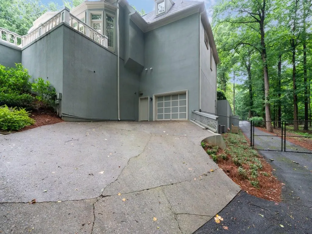 5040 Northside Drive, Atlanta, Georgia 30327, 7 Bedrooms Bedrooms, ,7 BathroomsBathrooms,Residential,Sold,5040 Northside Drive,7065608