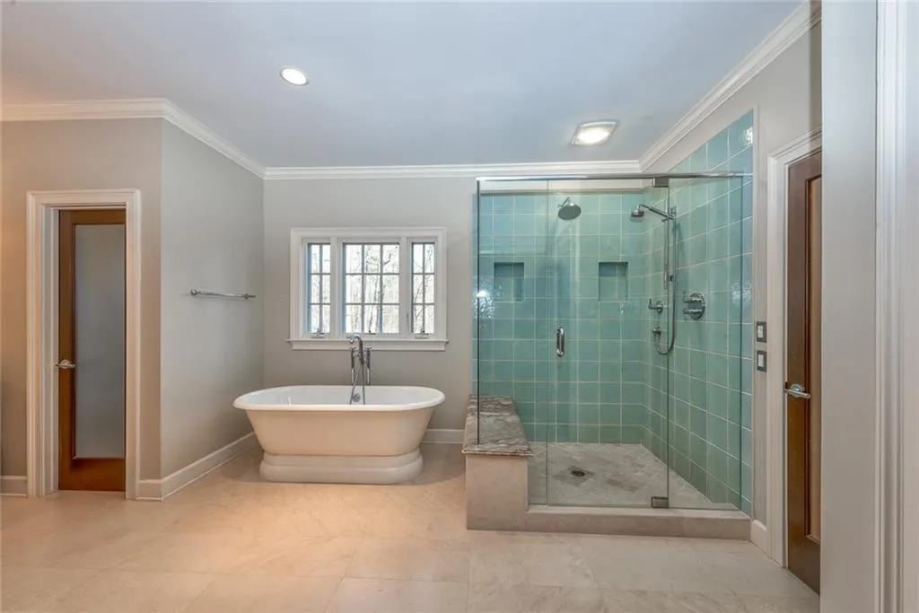 Sandy Springs, Georgia 30328, 5 Bedrooms Bedrooms, ,4 BathroomsBathrooms,Residential,Sold,5634133