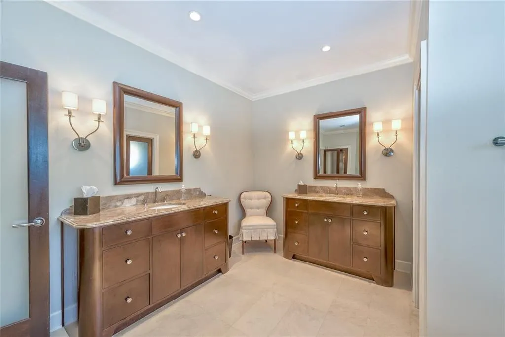 Sandy Springs, Georgia 30328, 5 Bedrooms Bedrooms, ,4 BathroomsBathrooms,Residential,Sold,5634133