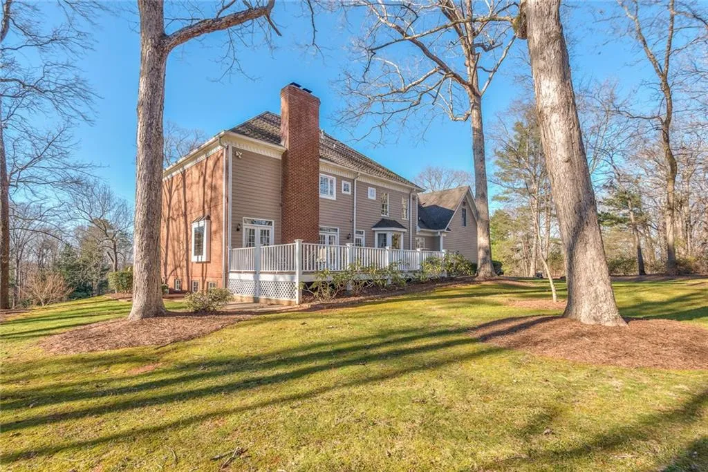 Sandy Springs, Georgia 30328, 5 Bedrooms Bedrooms, ,4 BathroomsBathrooms,Residential,Sold,5634133