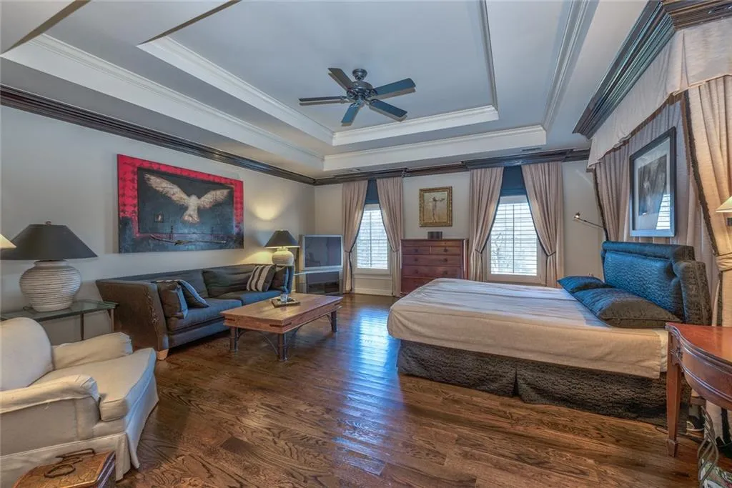 Sandy Springs, Georgia 30328, 5 Bedrooms Bedrooms, ,4 BathroomsBathrooms,Residential,Sold,5634133