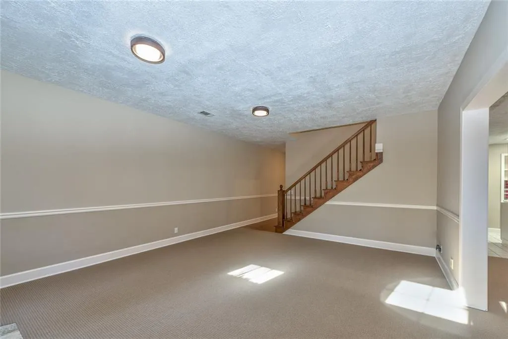 Sandy Springs, Georgia 30328, 5 Bedrooms Bedrooms, ,4 BathroomsBathrooms,Residential,Sold,5634133