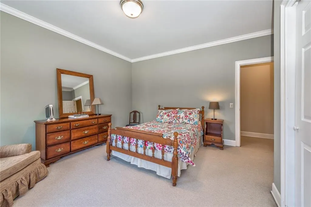 Sandy Springs, Georgia 30328, 5 Bedrooms Bedrooms, ,4 BathroomsBathrooms,Residential,Sold,5634133