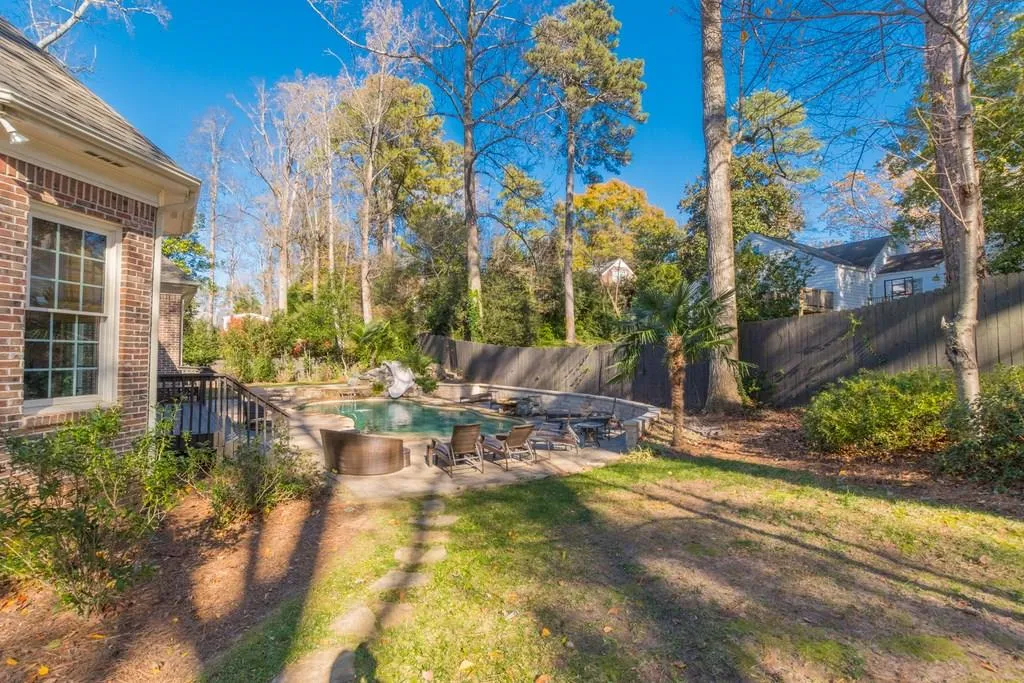 5167 Lake Forrest Drive Ne, Sandy Springs, Georgia 30342, 5 Bedrooms Bedrooms, ,4 BathroomsBathrooms,Residential,Sold,5167 Lake Forrest Drive Ne,6105517