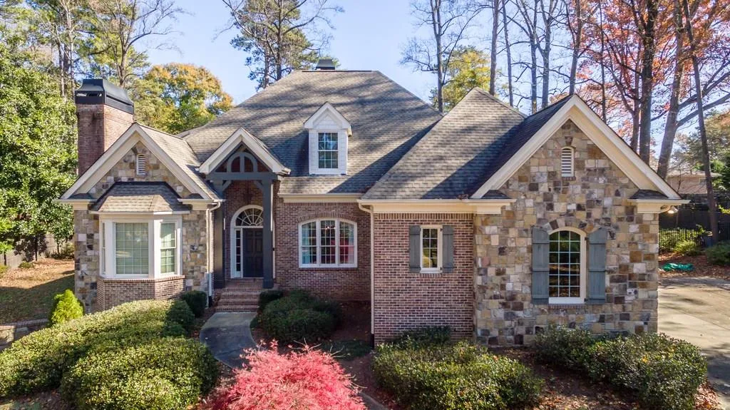 5167 Lake Forrest Drive Ne, Sandy Springs, Georgia 30342, 5 Bedrooms Bedrooms, ,4 BathroomsBathrooms,Residential,Sold,5167 Lake Forrest Drive Ne,6105517