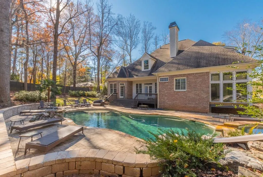 5167 Lake Forrest Drive Ne, Sandy Springs, Georgia 30342, 5 Bedrooms Bedrooms, ,4 BathroomsBathrooms,Residential,Sold,5167 Lake Forrest Drive Ne,6105517