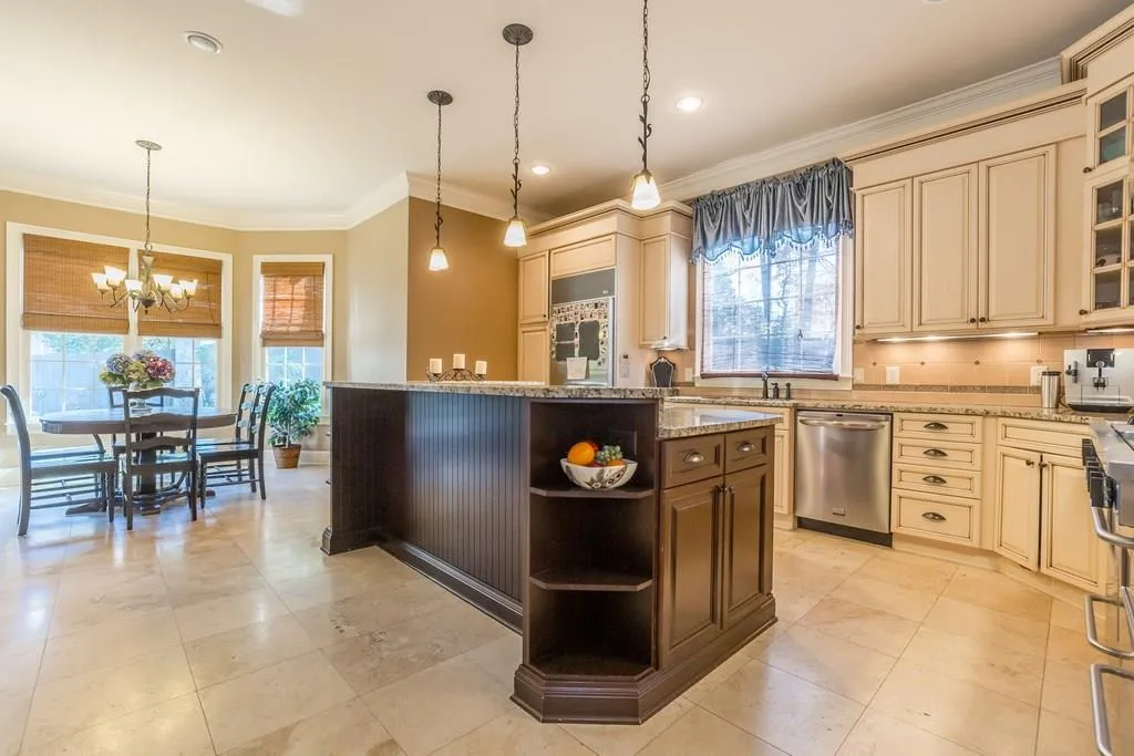 5167 Lake Forrest Drive Ne, Sandy Springs, Georgia 30342, 5 Bedrooms Bedrooms, ,4 BathroomsBathrooms,Residential,Sold,5167 Lake Forrest Drive Ne,6105517
