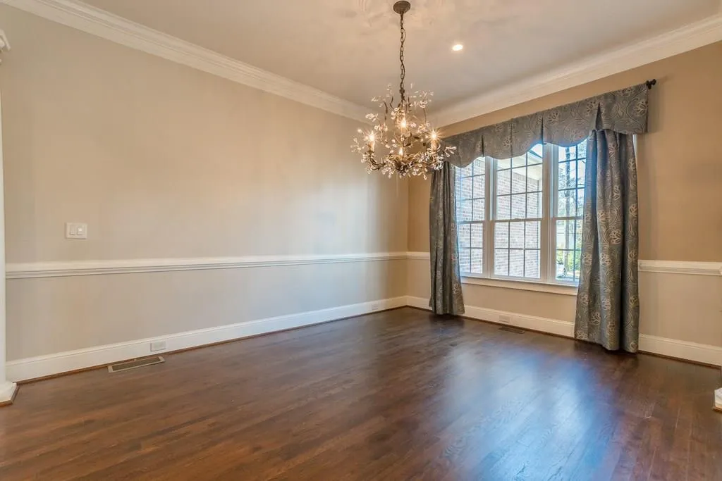 5167 Lake Forrest Drive Ne, Sandy Springs, Georgia 30342, 5 Bedrooms Bedrooms, ,4 BathroomsBathrooms,Residential,Sold,5167 Lake Forrest Drive Ne,6105517