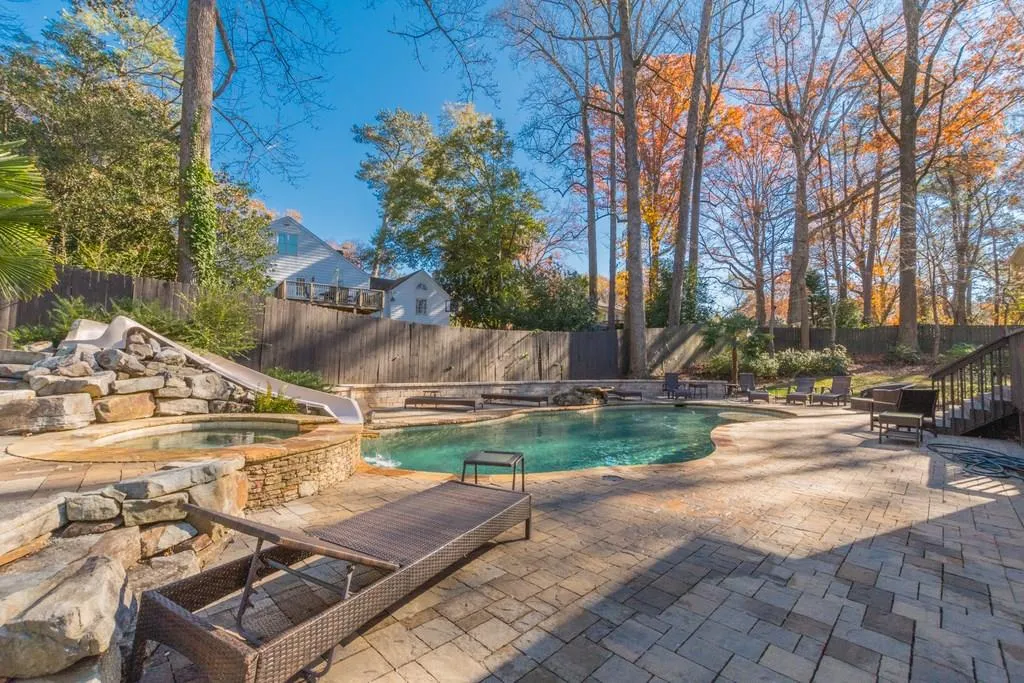 5167 Lake Forrest Drive Ne, Sandy Springs, Georgia 30342, 5 Bedrooms Bedrooms, ,4 BathroomsBathrooms,Residential,Sold,5167 Lake Forrest Drive Ne,6105517