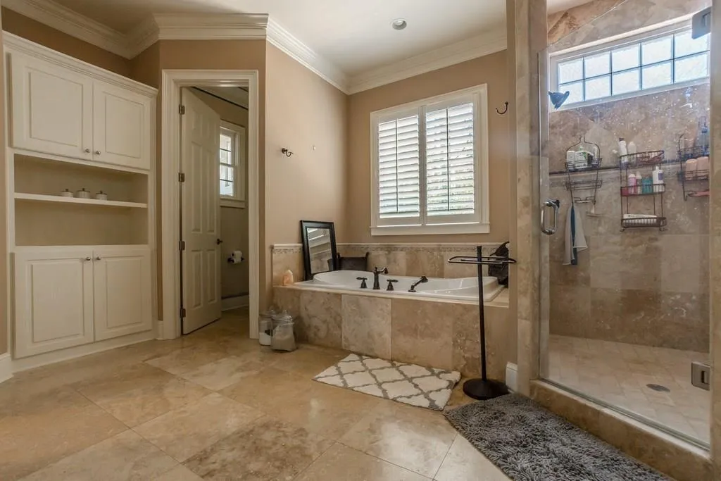 5167 Lake Forrest Drive Ne, Sandy Springs, Georgia 30342, 5 Bedrooms Bedrooms, ,4 BathroomsBathrooms,Residential,Sold,5167 Lake Forrest Drive Ne,6105517