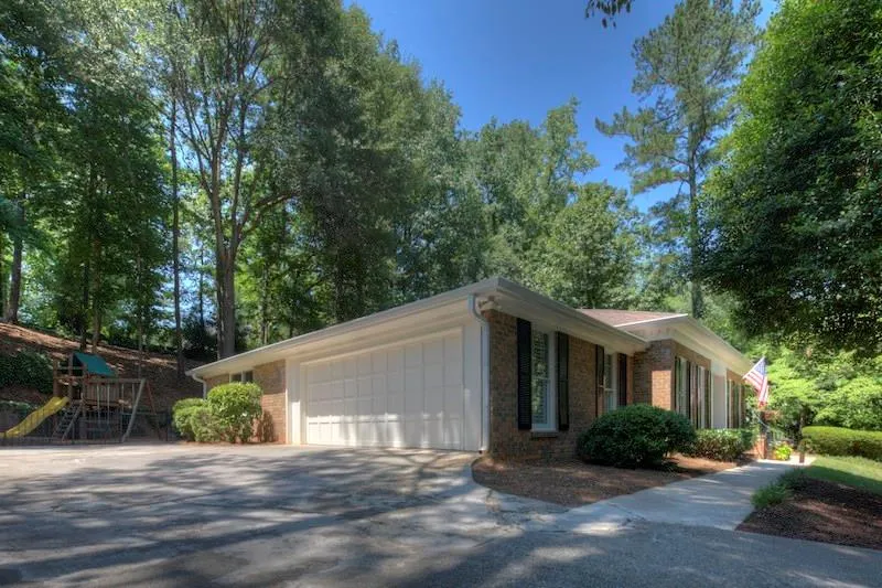 6320 Mountain Brook Lane, Sandy Springs, Georgia 30328, 4 Bedrooms Bedrooms, ,3 BathroomsBathrooms,Residential,Sold,6320 Mountain Brook Lane,5646282