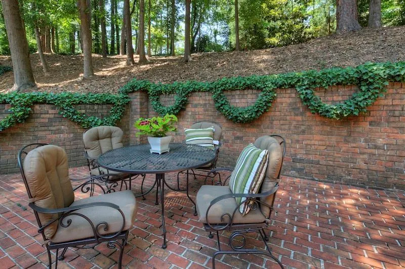 6320 Mountain Brook Lane, Sandy Springs, Georgia 30328, 4 Bedrooms Bedrooms, ,3 BathroomsBathrooms,Residential,Sold,6320 Mountain Brook Lane,5646282