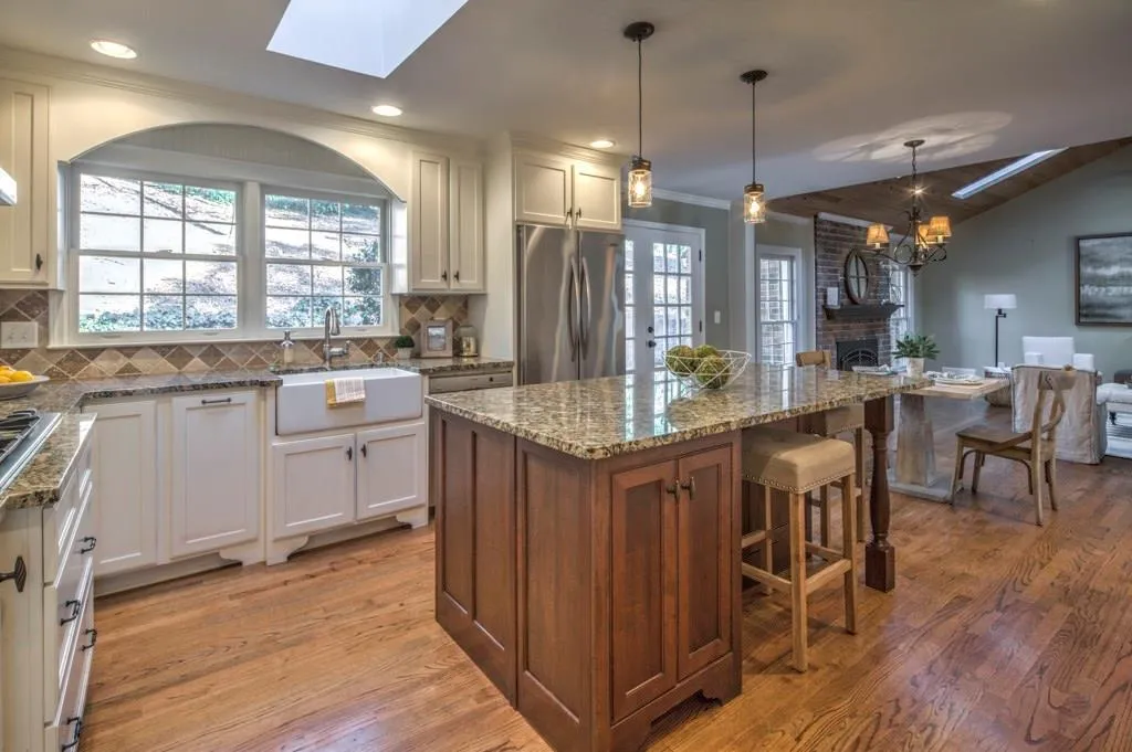6320 Mountain Brook Lane, Sandy Springs, Georgia 30328, 4 Bedrooms Bedrooms, ,3 BathroomsBathrooms,Residential,Sold,6320 Mountain Brook Lane,5646282