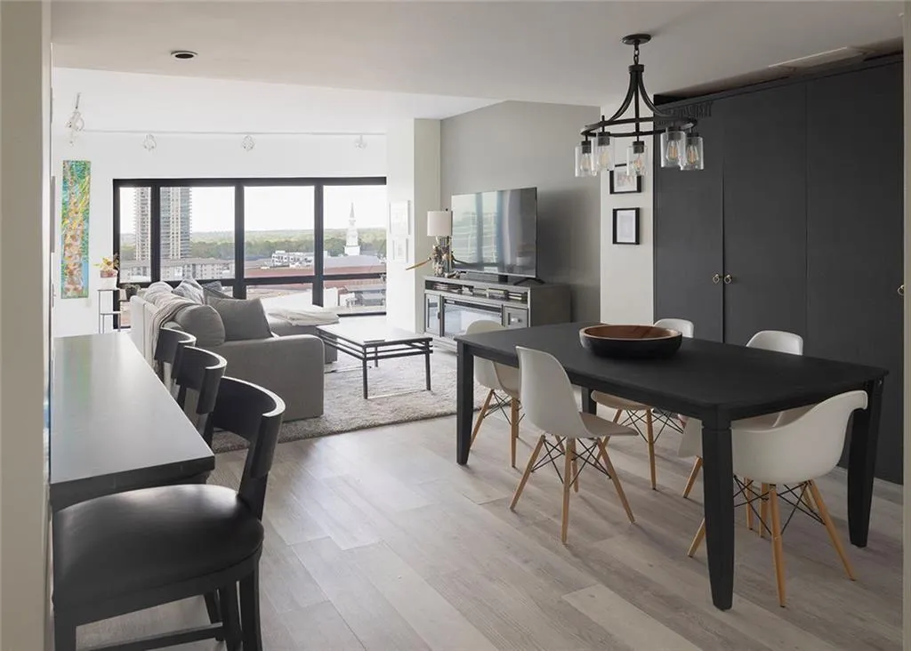 3475 Oak Valley Road Ne Unit 1405, Atlanta, Georgia 30326, 1 Bedroom Bedrooms, ,1 BathroomBathrooms,Residential,For Sale,3475 Oak Valley Road Ne Unit 1405,7678426