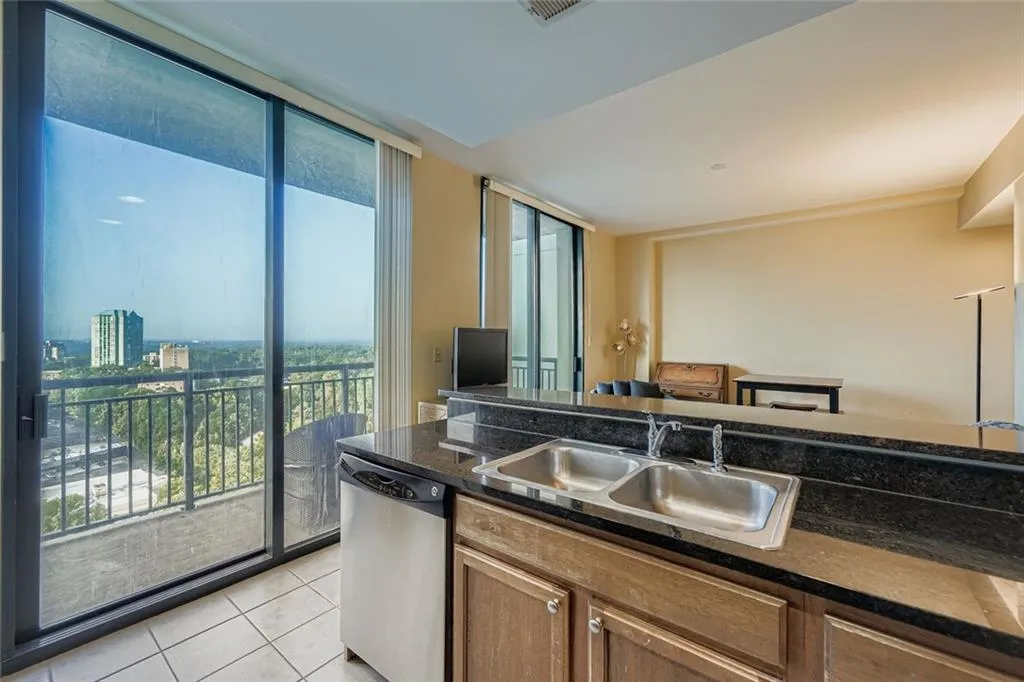 3040 Peachtree Road Nw Unit 1310, Atlanta, Georgia 30305, 1 Bedroom Bedrooms, ,1 BathroomBathrooms,Residential,For Sale,3040 Peachtree Road Nw Unit 1310,7667205