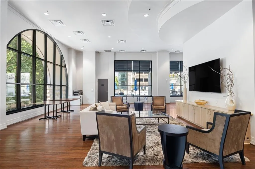 3040 Peachtree Road Nw Unit 1310, Atlanta, Georgia 30305, 1 Bedroom Bedrooms, ,1 BathroomBathrooms,Residential,For Sale,3040 Peachtree Road Nw Unit 1310,7667205