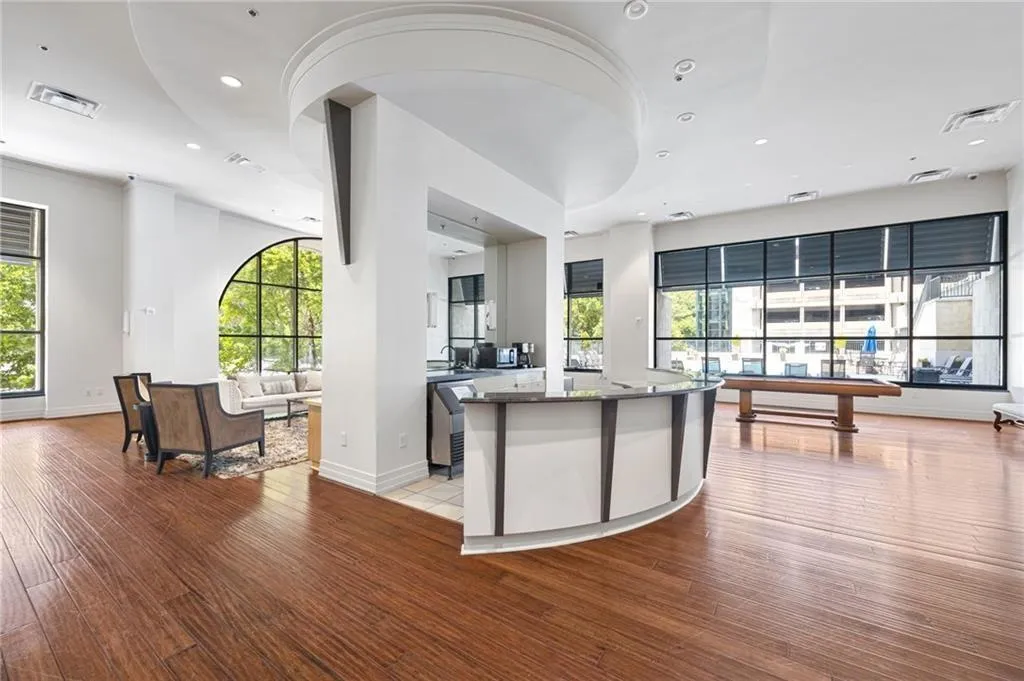 3040 Peachtree Road Nw Unit 1310, Atlanta, Georgia 30305, 1 Bedroom Bedrooms, ,1 BathroomBathrooms,Residential,For Sale,3040 Peachtree Road Nw Unit 1310,7667205