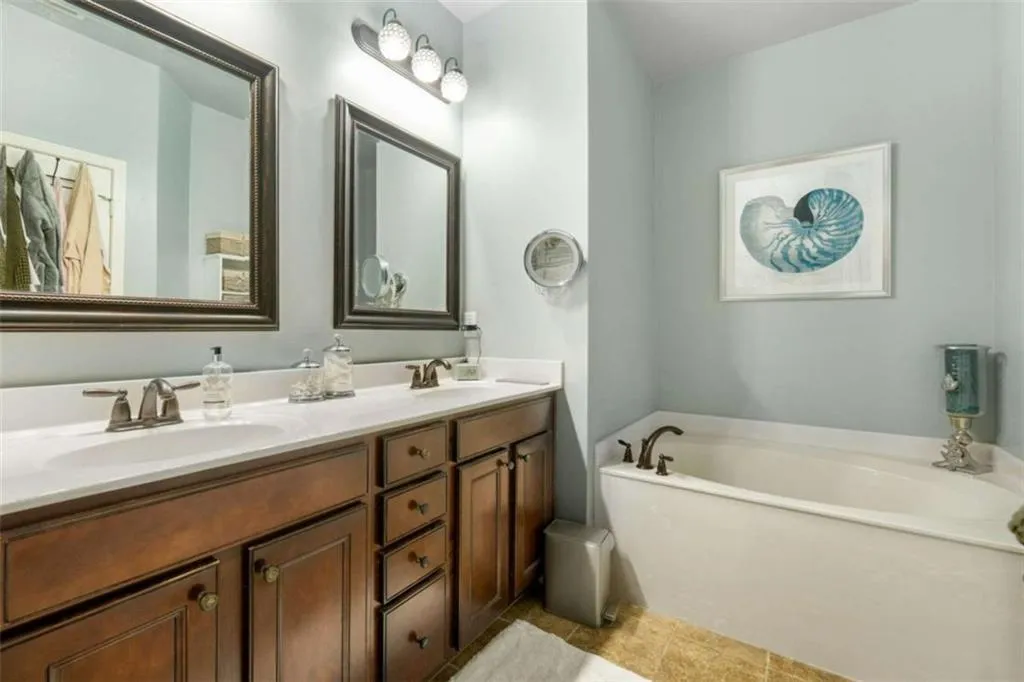 2029 Cobblestone Circle, Brookhaven, Georgia 30319, 3 Bedrooms Bedrooms, ,3 BathroomsBathrooms,Residential,For Sale,2029 Cobblestone Circle,7660582
