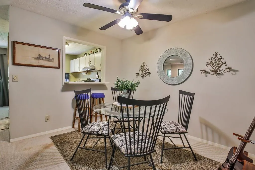 409 Woodcliff Drive, Sandy Springs, Georgia 30350, 2 Bedrooms Bedrooms, ,1 BathroomBathrooms,Residential,Sold,409 Woodcliff Drive,6009854