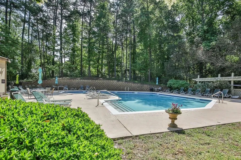 409 Woodcliff Drive, Sandy Springs, Georgia 30350, 2 Bedrooms Bedrooms, ,1 BathroomBathrooms,Residential,Sold,409 Woodcliff Drive,6009854
