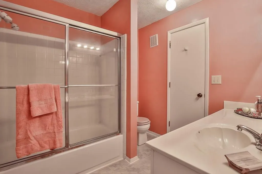 409 Woodcliff Drive, Sandy Springs, Georgia 30350, 2 Bedrooms Bedrooms, ,1 BathroomBathrooms,Residential,Sold,409 Woodcliff Drive,6009854