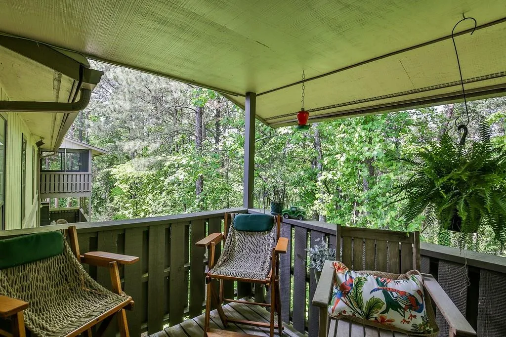 409 Woodcliff Drive, Sandy Springs, Georgia 30350, 2 Bedrooms Bedrooms, ,1 BathroomBathrooms,Residential,Sold,409 Woodcliff Drive,6009854