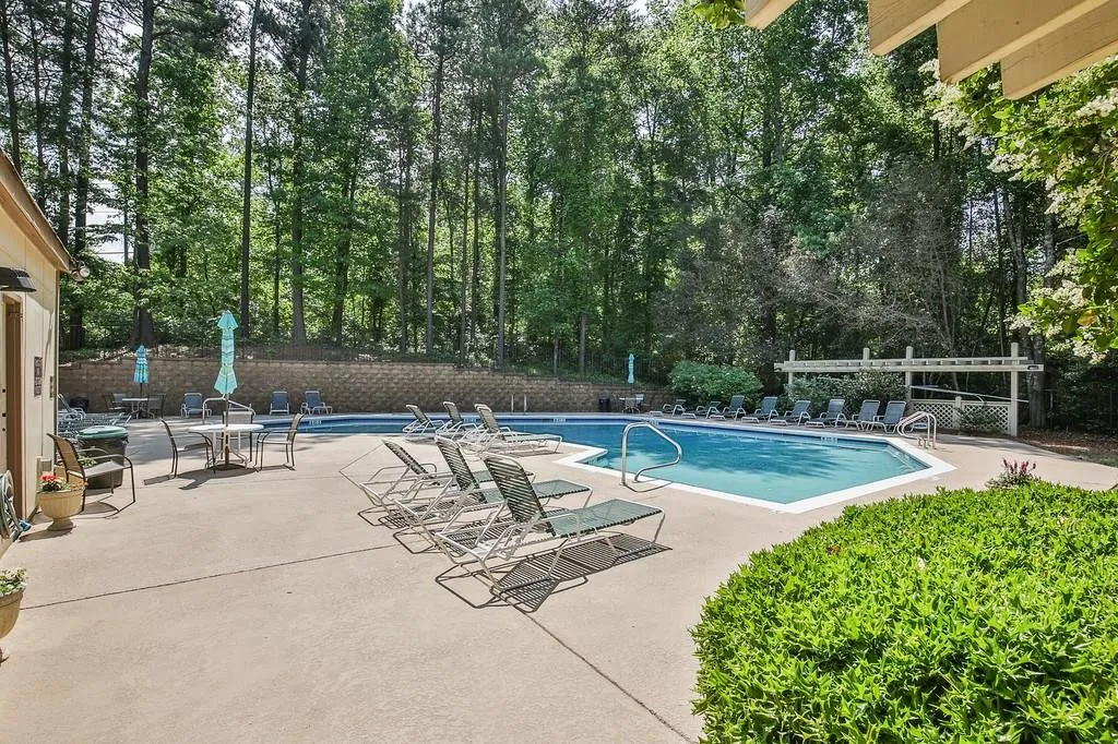 409 Woodcliff Drive, Sandy Springs, Georgia 30350, 2 Bedrooms Bedrooms, ,1 BathroomBathrooms,Residential,Sold,409 Woodcliff Drive,6009854