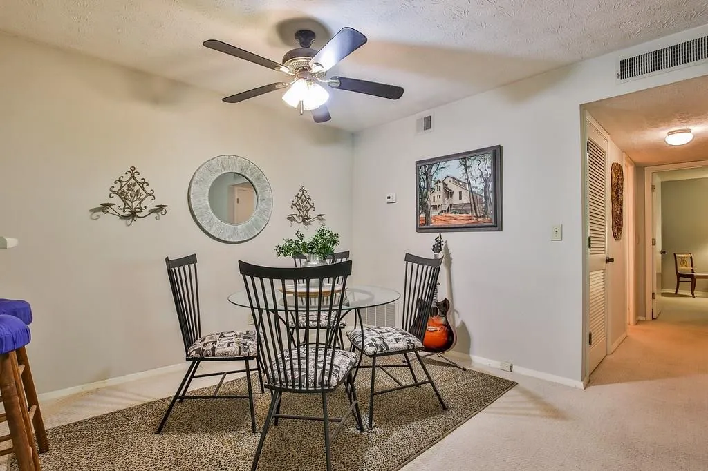 409 Woodcliff Drive, Sandy Springs, Georgia 30350, 2 Bedrooms Bedrooms, ,1 BathroomBathrooms,Residential,Sold,409 Woodcliff Drive,6009854