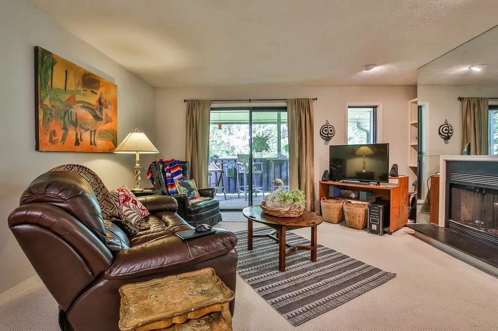 409 Woodcliff Drive, Sandy Springs, Georgia 30350, 2 Bedrooms Bedrooms, ,1 BathroomBathrooms,Residential,Sold,409 Woodcliff Drive,6009854