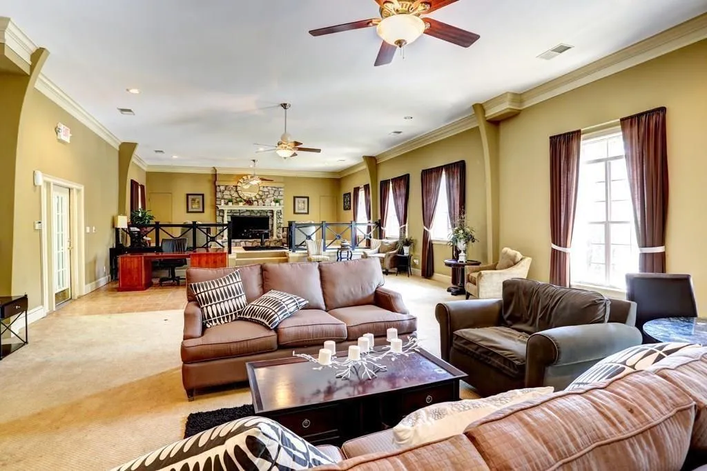 6900 Roswell Road Unit E2, Atlanta, Georgia 30328, 3 Bedrooms Bedrooms, ,2 BathroomsBathrooms,Residential,Sold,6900 Roswell Road Unit E2,5973531