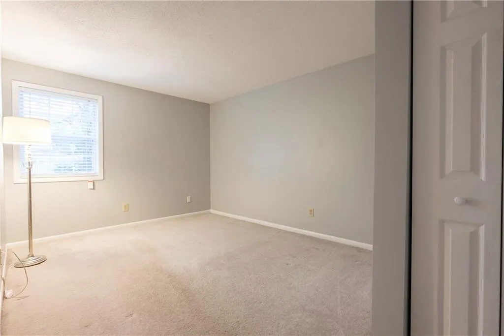 6900 Roswell Road Unit E2, Atlanta, Georgia 30328, 3 Bedrooms Bedrooms, ,2 BathroomsBathrooms,Residential,Sold,6900 Roswell Road Unit E2,5973531