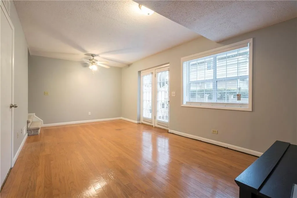 6900 Roswell Road Unit E2, Atlanta, Georgia 30328, 3 Bedrooms Bedrooms, ,2 BathroomsBathrooms,Residential,Sold,6900 Roswell Road Unit E2,5973531