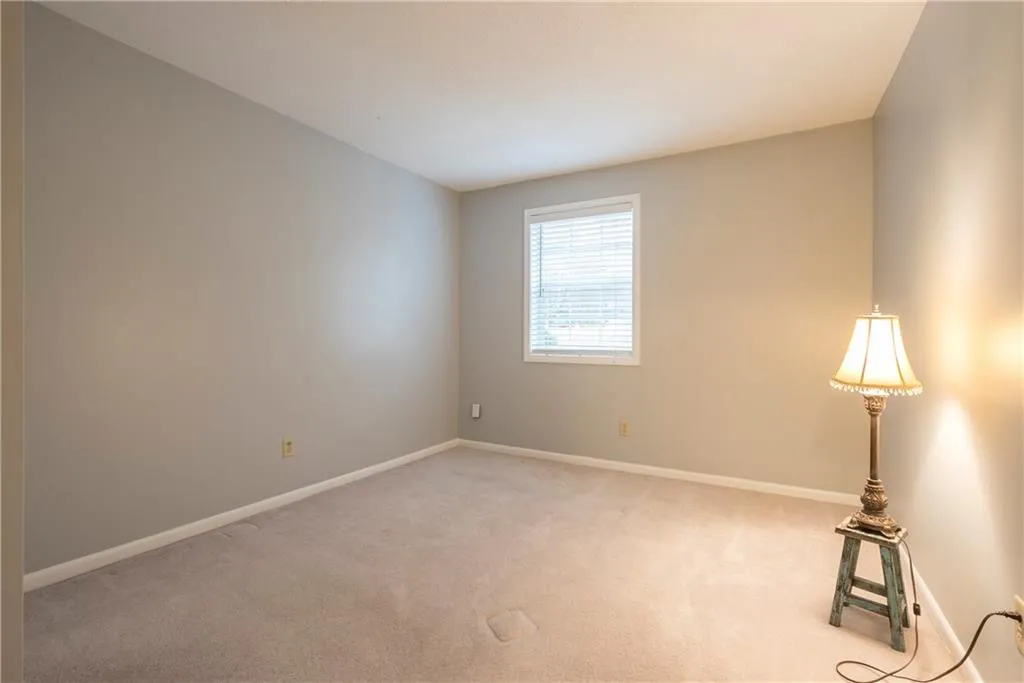 6900 Roswell Road Unit E2, Atlanta, Georgia 30328, 3 Bedrooms Bedrooms, ,2 BathroomsBathrooms,Residential,Sold,6900 Roswell Road Unit E2,5973531