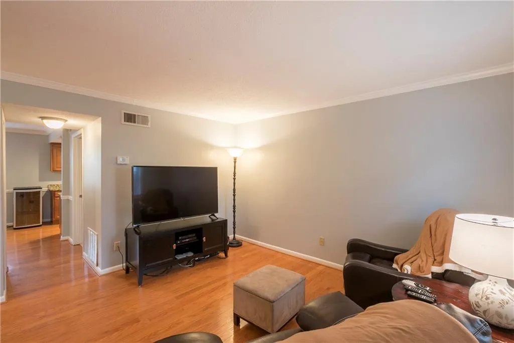 6900 Roswell Road Unit E2, Atlanta, Georgia 30328, 3 Bedrooms Bedrooms, ,2 BathroomsBathrooms,Residential,Sold,6900 Roswell Road Unit E2,5973531