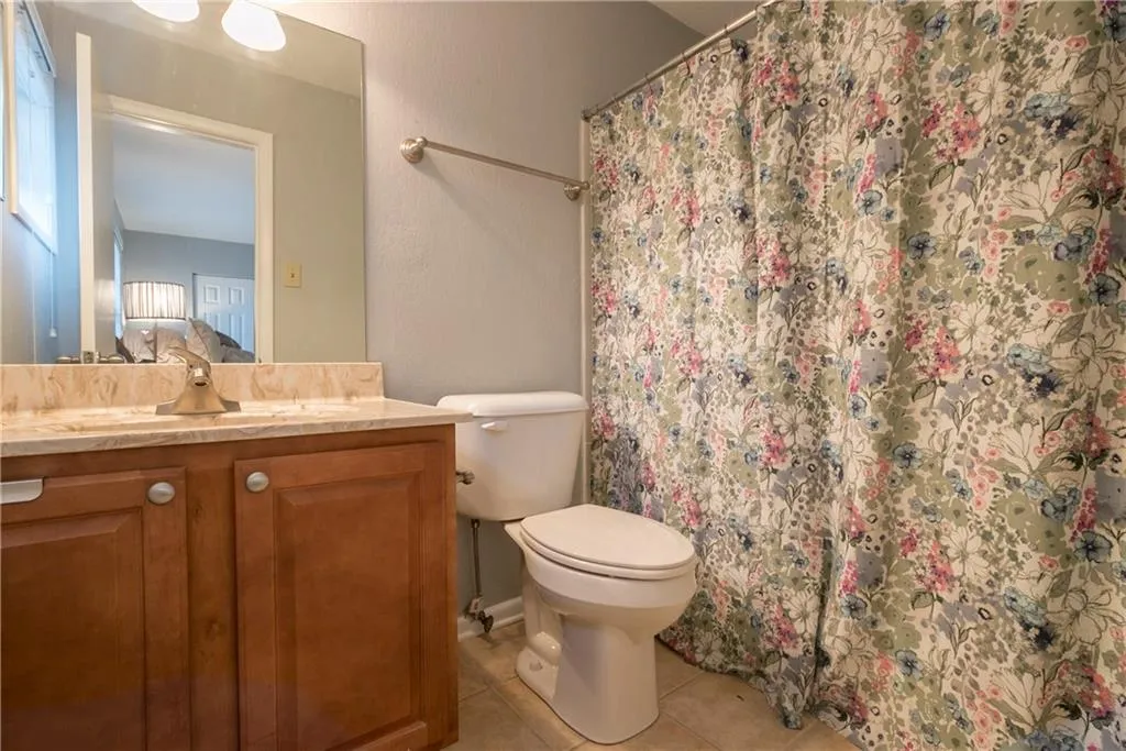 6900 Roswell Road Unit E2, Atlanta, Georgia 30328, 3 Bedrooms Bedrooms, ,2 BathroomsBathrooms,Residential,Sold,6900 Roswell Road Unit E2,5973531