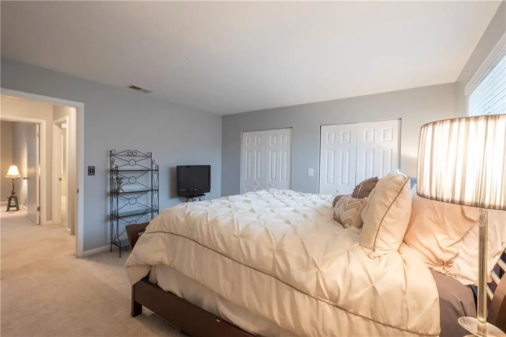 6900 Roswell Road Unit E2, Atlanta, Georgia 30328, 3 Bedrooms Bedrooms, ,2 BathroomsBathrooms,Residential,Sold,6900 Roswell Road Unit E2,5973531