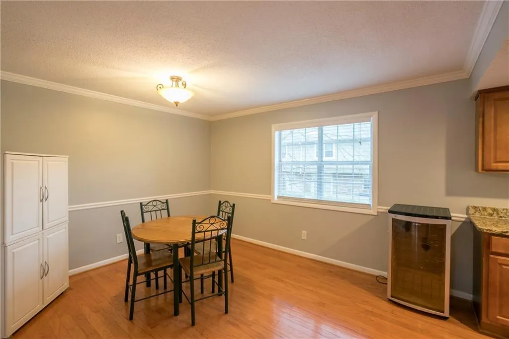 6900 Roswell Road Unit E2, Atlanta, Georgia 30328, 3 Bedrooms Bedrooms, ,2 BathroomsBathrooms,Residential,Sold,6900 Roswell Road Unit E2,5973531