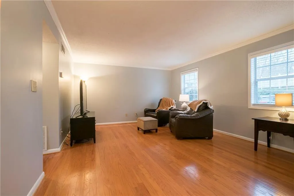 6900 Roswell Road Unit E2, Atlanta, Georgia 30328, 3 Bedrooms Bedrooms, ,2 BathroomsBathrooms,Residential,Sold,6900 Roswell Road Unit E2,5973531