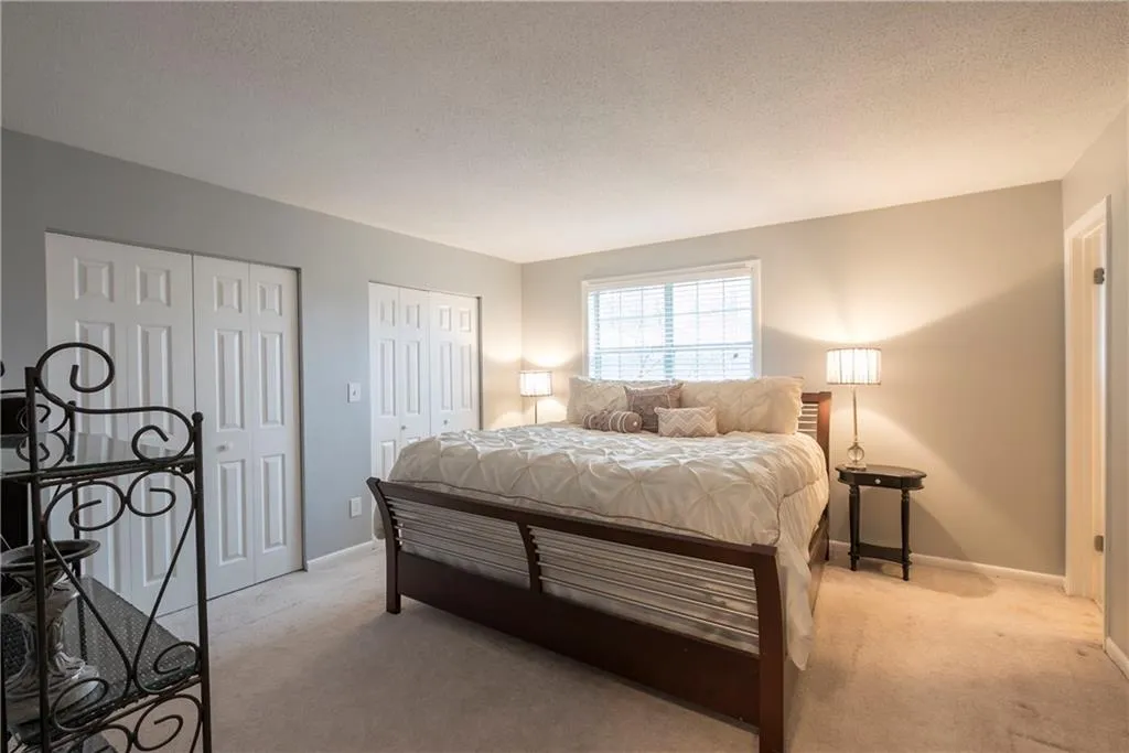 6900 Roswell Road Unit E2, Atlanta, Georgia 30328, 3 Bedrooms Bedrooms, ,2 BathroomsBathrooms,Residential,Sold,6900 Roswell Road Unit E2,5973531