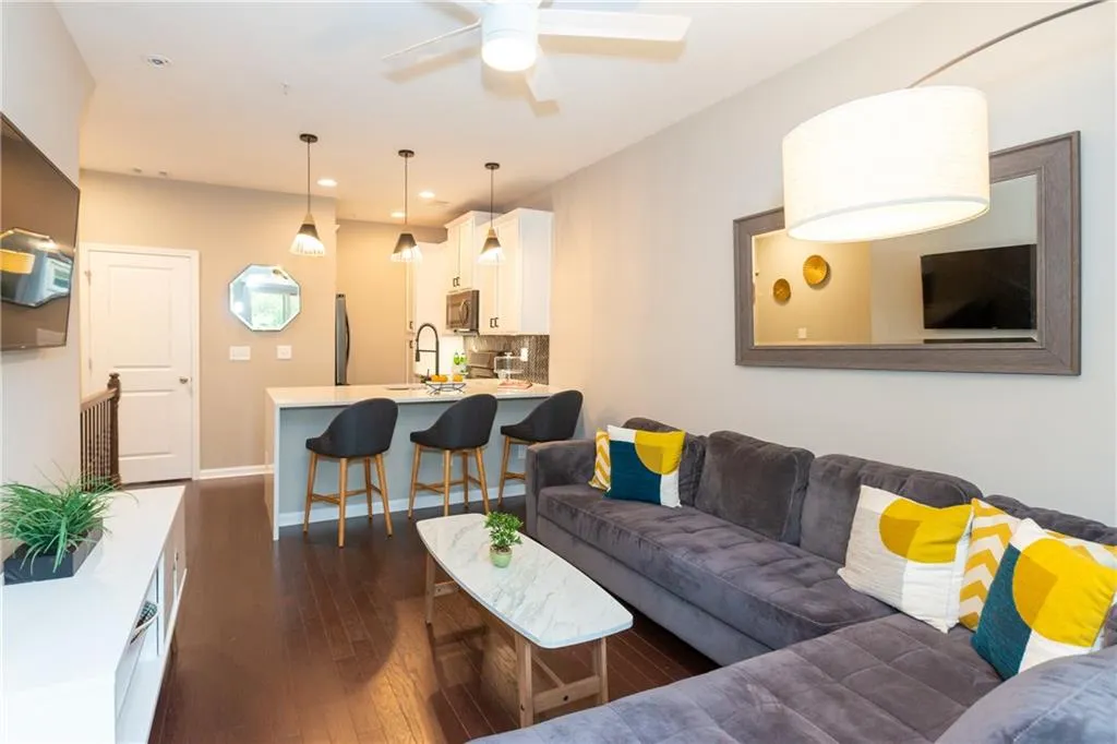 215 Semel Drive Nw Unit 448, Atlanta, Georgia 30309, 2 Bedrooms Bedrooms, ,2 BathroomsBathrooms,Residential,Sold,215 Semel Drive Nw Unit 448,6804235